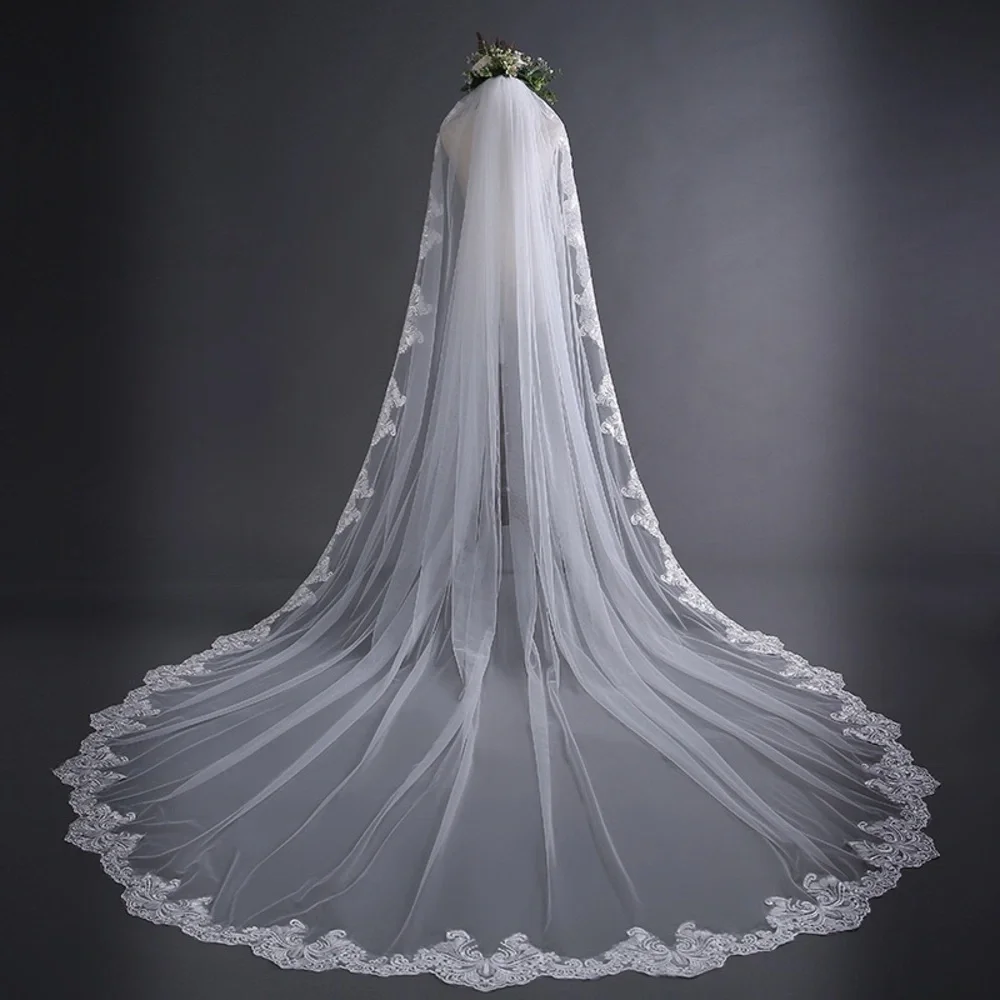 Elegant Long Lace-Edged Wedding Veil in White
